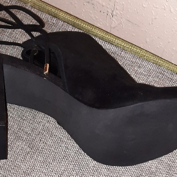 Kenneth Cole Black Open toe shoe size 9 1/2 - Picture 2 of 2